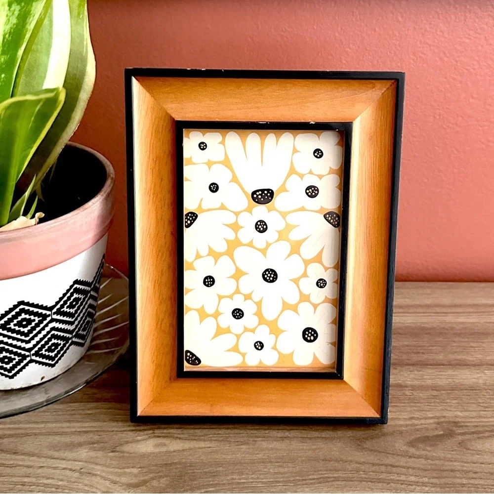 Vintage Style Wood Frame Postcard Framed Art Daisy Flowers 6x8” Boho Decor